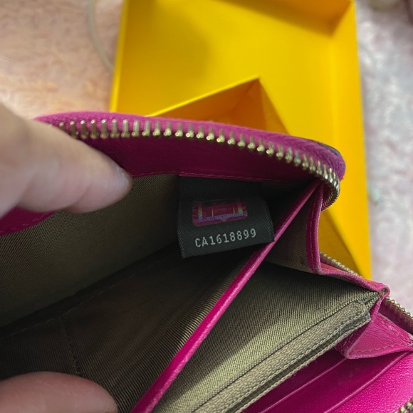 Fendi zip around wallet - Picture 6 of 7